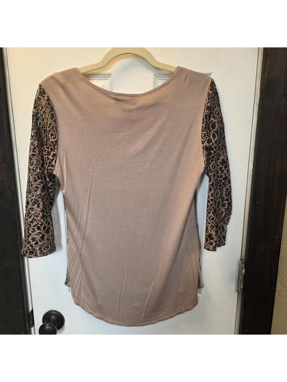Panhandle Women's X-Large Beige and Black Lace Patterned 3/4 Sleeve Top - Picture 5 of 8